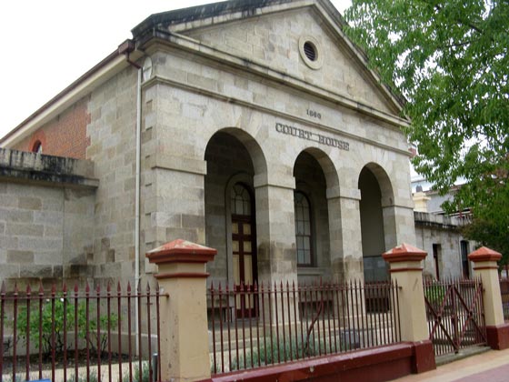 Albury courthouse, 1860, build by local builder, Thomas Allen, who used local grey granite for the Palladian-style facade. Photo: Peter de Waal Albury courthouse, 1860, build by local builder, Thomas Allen, who used local grey granite for the Palladian-style facade. Photo: Peter de Waal