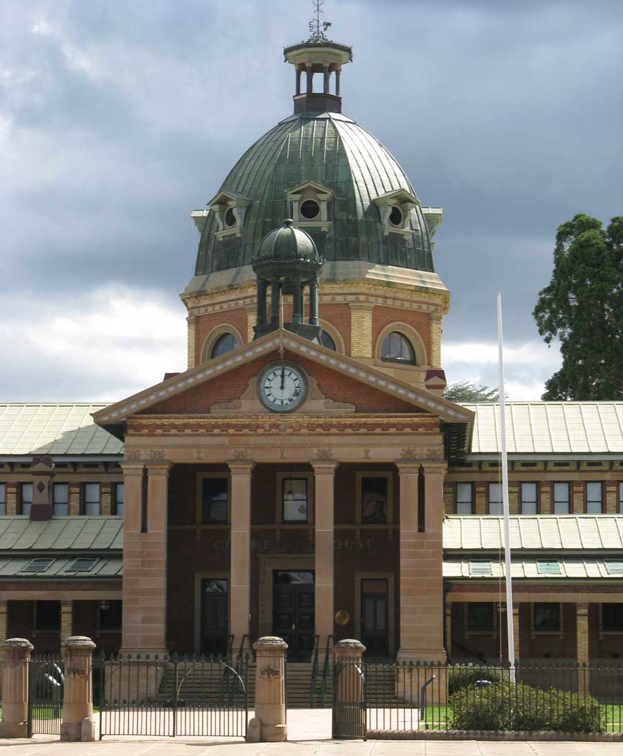 Bathurst courthouse’s cupola and main entrance. Photo: Peter Bonsall-Boone