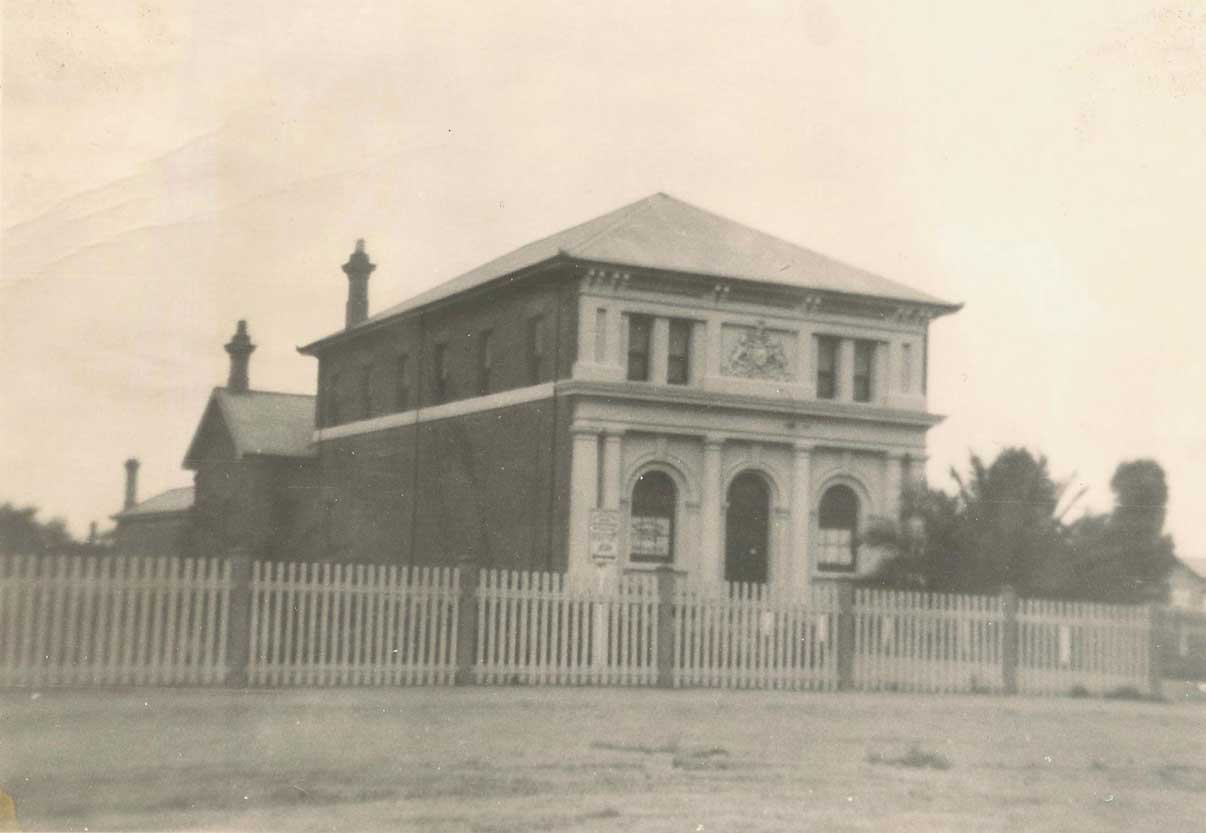 Balranald courthouse. Photo: courtesy Russell Bodinnar, Balranald
