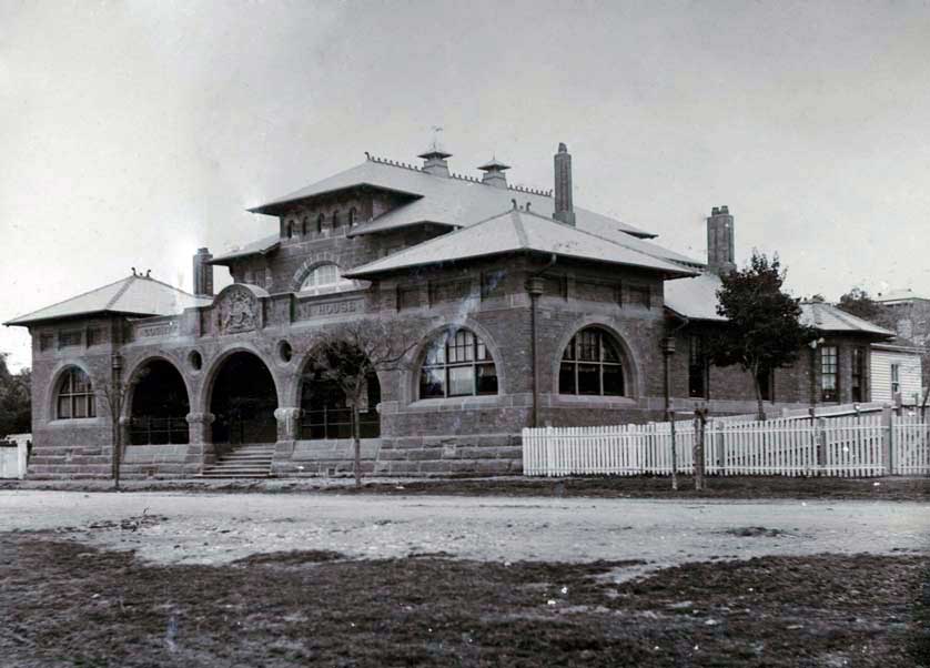 Parkes courthouse, built 1895. Photo ID: SRNSW 4346_a020_a0200- 00035.jpg Parkes courthouse, built 1895. Photo ID: SRNSW 4346_a020_a0200- 00035.jpg