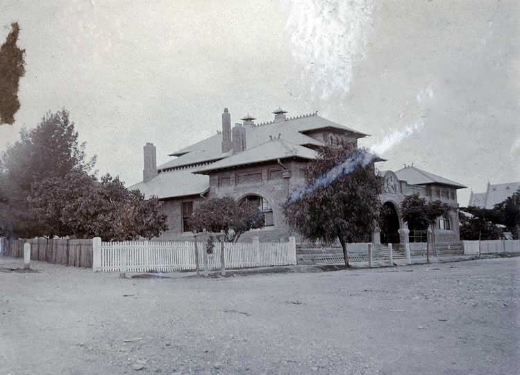 Parkes courthouse, built 1895. Photo ID: SRNSW 4346_a020_ a0200-00319.jpg Parkes courthouse, built 1895. Photo ID: SRNSW 4346_a020_ a0200-00319.jpg