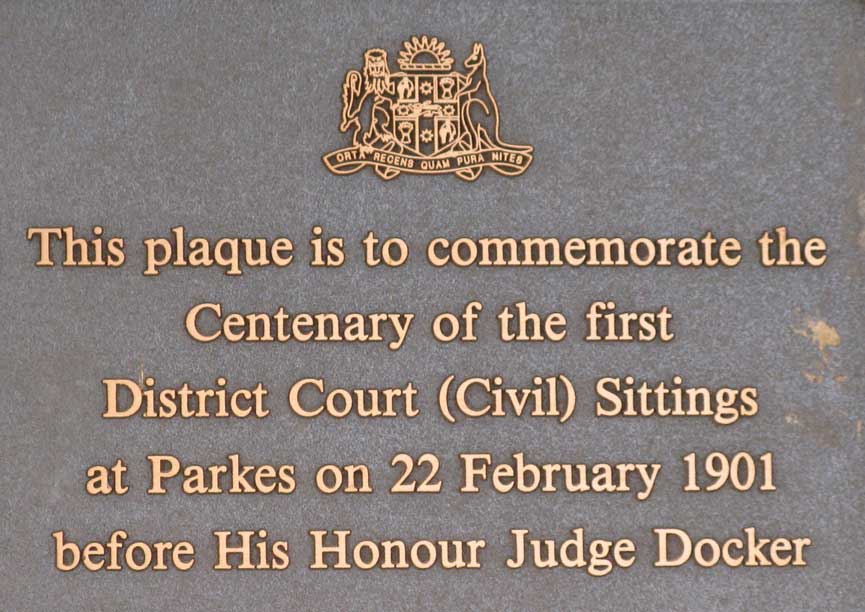 Parkes courthouse plaque Parkes courthouse plaque