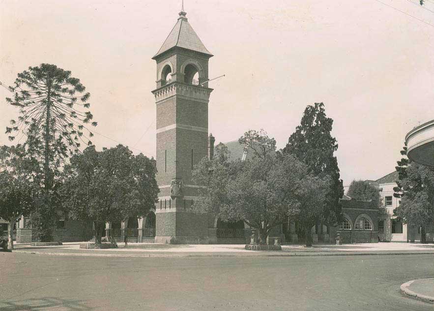 Parramatta courthouse, prior to the clock being installed. Photo ID: SRNSW 12932-a012-a012X2443000149.jpg Parramatta courthouse, prior to the clock being installed. Photo ID: SRNSW 12932-a012-a012X2443000149.jpg