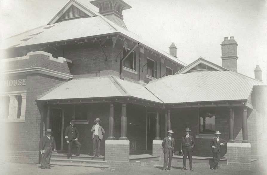 Nyngan courthouse. Photo ID: SRNSW 4346_a020_a020000110.jpg