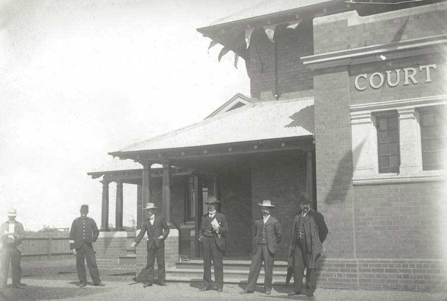 Nyngan courthouse. Photo ID: SRNSW 4346_a020_a020000111.jpg