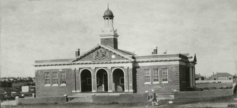 Griffith courthouse, built 1928. Photo ID: SRNSW 4346_a020_a020000166.jpg
