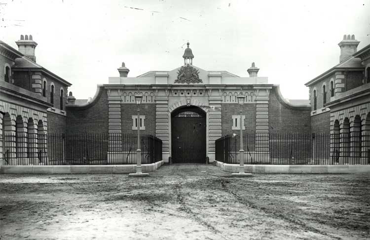 Goulburn gaol entrance, n.d. Photo ID: SRNSW 4481_a026_ 000668.jpg Goulburn gaol entrance, n.d. Photo ID: SRNSW 4481_a026_ 000668.jpg