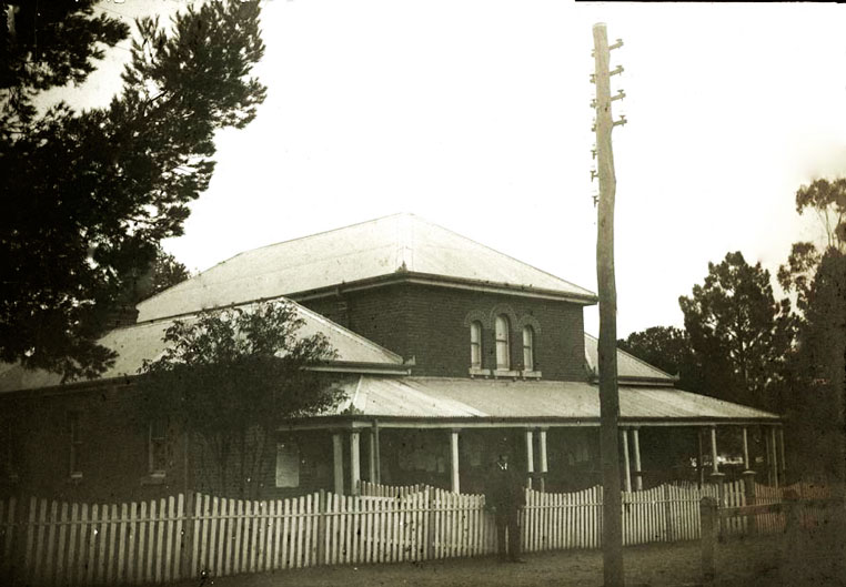 Wellington courthouse, build 1872. Photo ID: SRNSW 4346_a020_a020000102.jpg Wellington courthouse, build 1872. Photo ID: SRNSW 4346_a020_a020000102.jpg