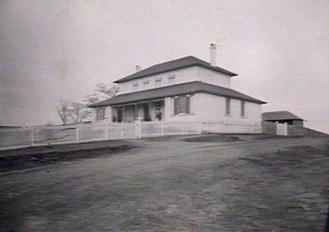 Windsor courthouse, n.d. Image: NSW State Library collection. Reproduction: Peter de Waal Windsor courthouse, n.d. Image: NSW State Library collection. Reproduction: Peter de Waal