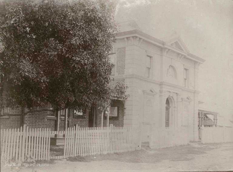Maclean courthouse, built 1893. Photo ID: SRNSW 4346_a020_ a020000094.jpg Maclean courthouse, built 1893. Photo ID: SRNSW 4346_a020_ a020000094.jpg