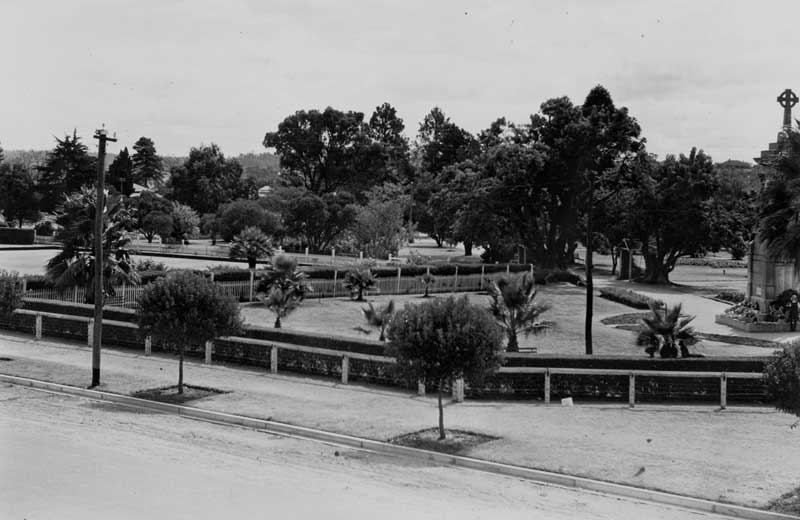 Leslie Park, Warwick, Queensland, 1936. Image: Qld State Library collection. Reproduction: Peter de Waal