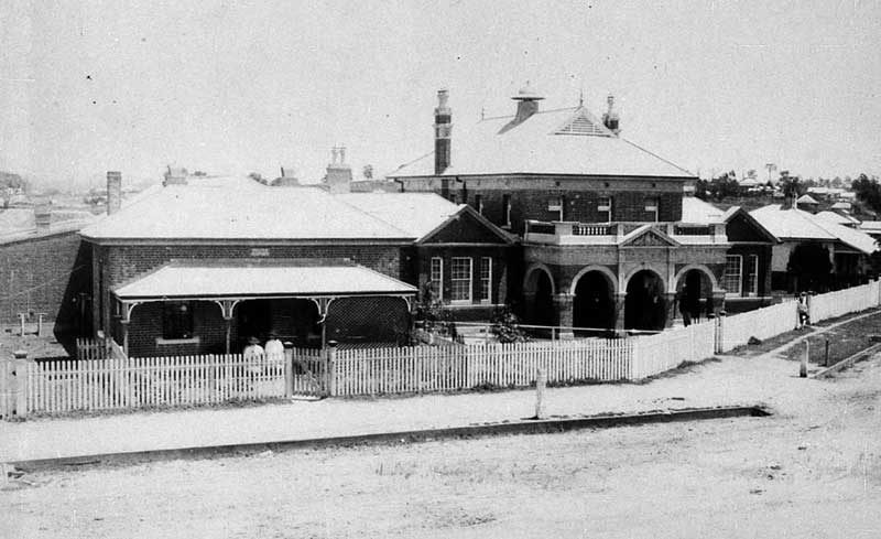 Old Police Station and Court House - Kempsey, NSW, c. 1900. Image: NSW State Library collection. Reproduction: Peter de Waal