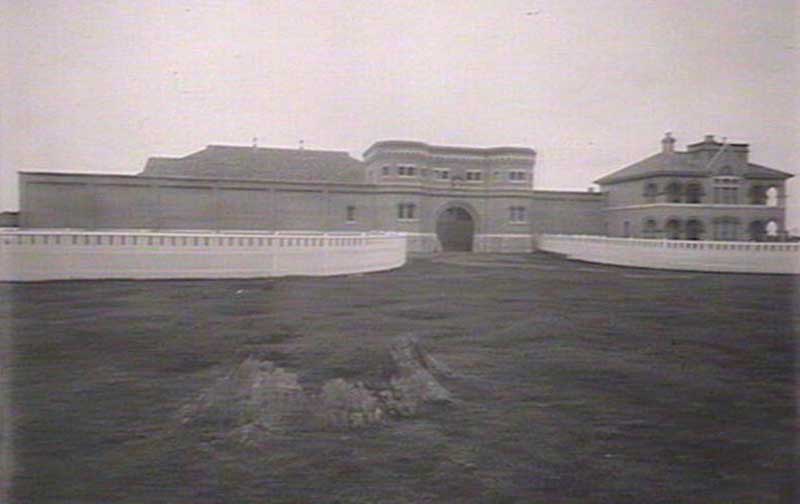 Grafton gaol, n.d. Image: NSW State Library collection. Reproduction: Peter de Waal Grafton gaol, n.d. Image: NSW State Library collection. Reproduction: Peter de Waal