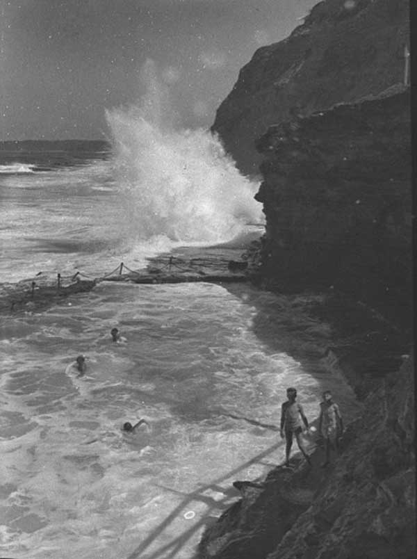 Bogey Hole, 6 Apr 1953. Image: NSW State Library collection. Reproduction: Peter de Waal
