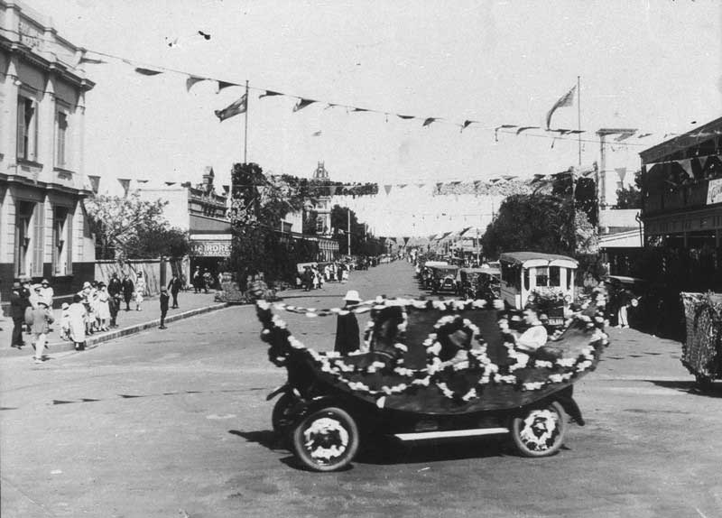 “Back to Cootamundra week” 1926. Winning entry in procession was Edgar Conkey’s Gondola. Photo taken on corner of Wallendoon and Parker Streets - Cootamundra, NSW. Image: NSW State Library collection. Reproduction: Peter de Waal