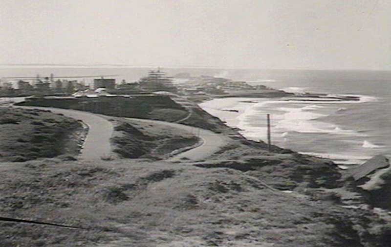Newcastle Beach and Nobbys from Obelisk Hill, Jun 1947. Image: NSW State Library collection. Reproduction: Peter de Waal