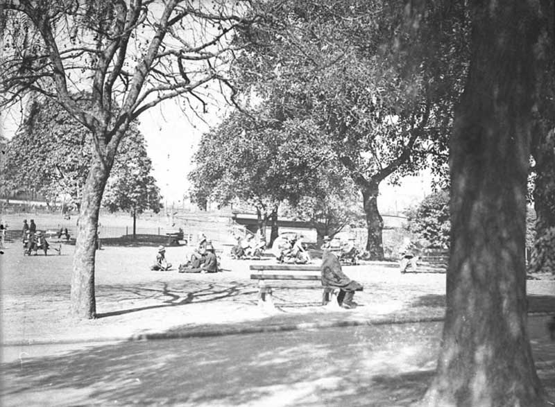 Belmore Park, Sydney, 26 Jul 1935. Image: NSW State Library collection. Reproduction: Peter de Waal