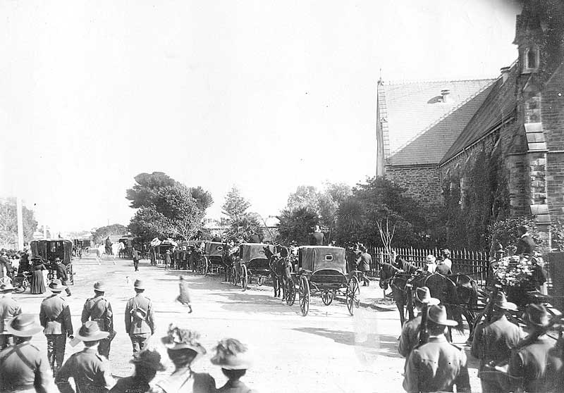 A soldier’s funeral procession at Kent Town, South Australia, c. 1914. Image: SA State Library collection PRG 280/1/13/424. Reproduction: Peter de Waal