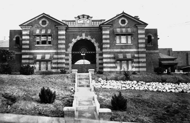 Boggo Road gaol entrance, Brisbane, c. 1936. Image: Queensland State Library collection. Reproduction: Peter de Waal