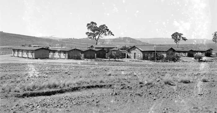 Capitol Hill, ACT, hutted camp and mess, 1929. Image: NAA 3560, 5684. Reproduction: Peter de Waal
