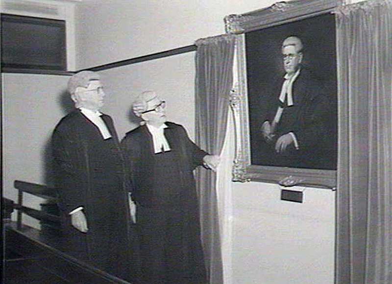 Mr Martin unveiling portrait of Judge Ralph Joseph Perdriau, 30 Jun 1950. Image: NSW State Library collection. Reproduction: Peter de Waal
